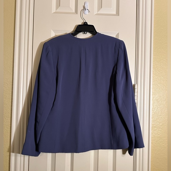 Professional Women’s Suit - Smoky Purple - Picture 3 of 16